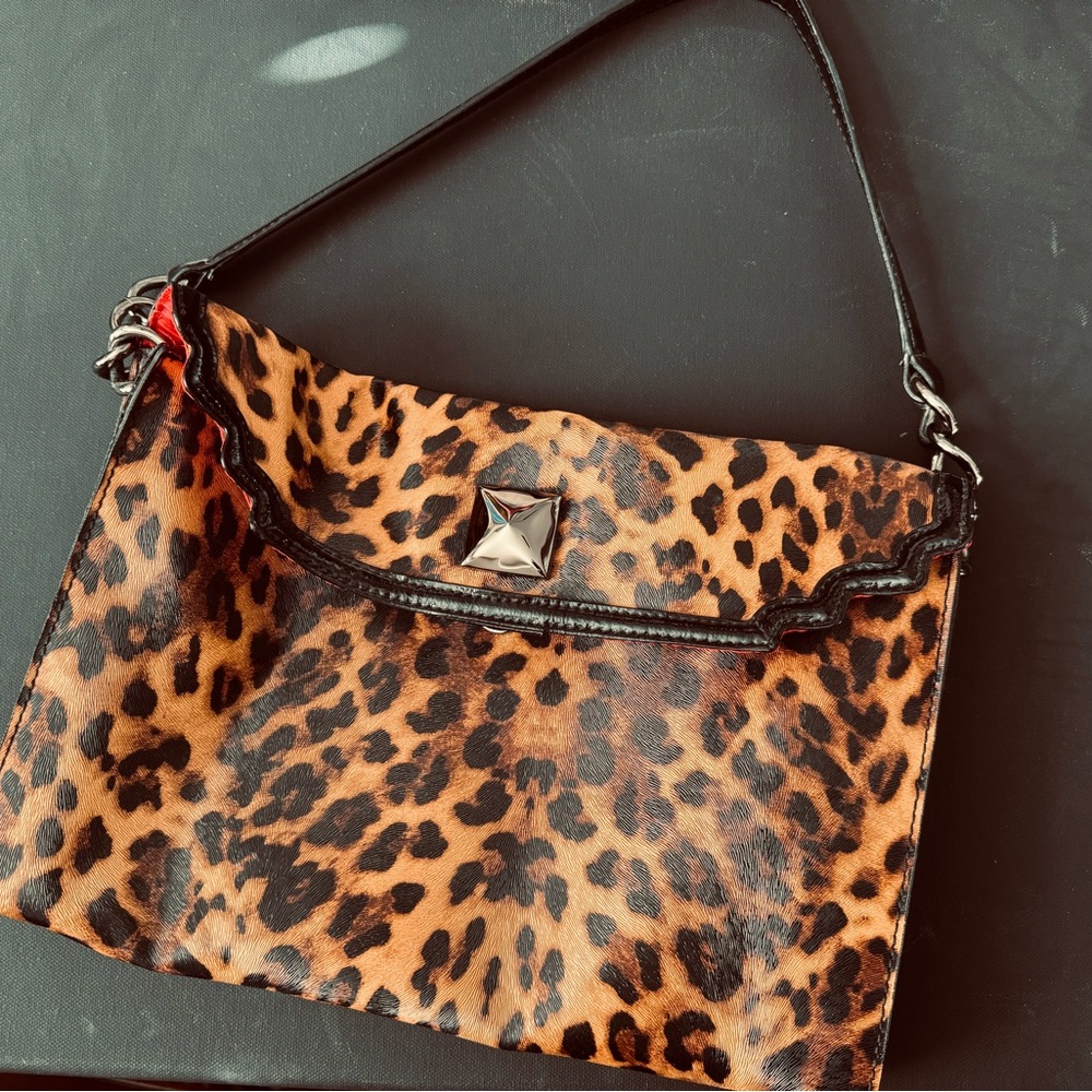 Meet your Posher, Hilda